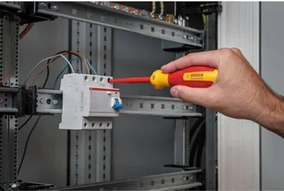 Produktbild von Schraubendreher VDE, BOSCH, TX15x75, Isoliert bis 1000 V, Thermoplastisches Elastomer, Antirutsch