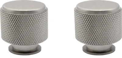 Produktbild von Natural Goods Berlin Möbelgriff TROMMEL, Möbelknopf, Schrankgriff, Knauf für Schublade und Tür, Silber, 2 Stück