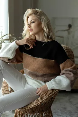 Produktbild von PeeKaBoo Damen flauschige Pulli Edel schwarz universell