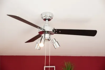 Image de Ventilateur de plafond Cyrus Chrome 107 cm avec éclairage et chainettes