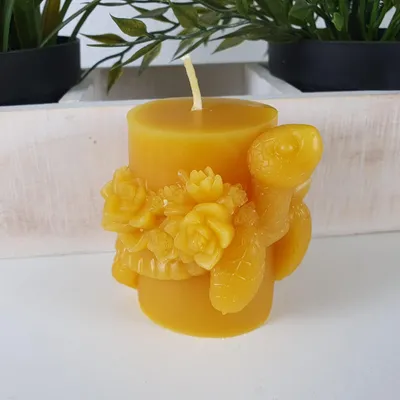 Produktbild von Bienenwachskerze Schildkröten Kerze mit Rosen 7,5 cm