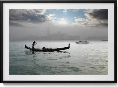 Produktbild von Venezianische Gondeln– Wandbild mit Rahmen – Gerahmtes Bild  – Wanddekoration – 100x70 cm –  Schwarz Rahmen