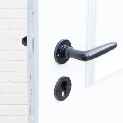 Produktbild von Drückergarnitur für Haustüren,  rustikales Design | PZ | Eisen schwarz