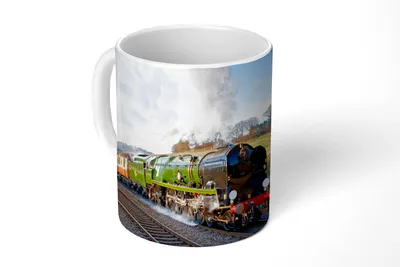Produktbild von KitchenYeah® Tasse Kaffeetasse Kaffeebecher 350 ml Ein bunter Dampfzug in einer grünen Landschaft Teetasse - Fototasse - Becher - Keramikbecher - Teebecher - Kaffeetasse - Bürotasse
