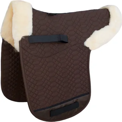 Produktbild von Engel Reitsport Satteldecke SADEK2 Lammfell & Baumwollsteppstoff, Fell in Sattellage, Fellkranz vorne & hinten, Mocca-Med./Natur-D (Dressur)