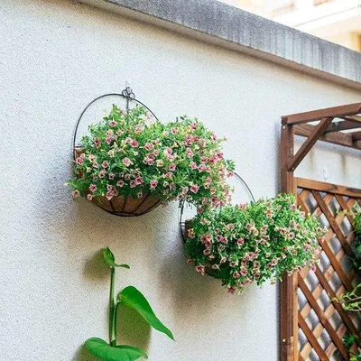 Immagine prodotto di Vasi sospesi in metallo per esterni, grandi vasi sospesi con substrato di cocco per piante.