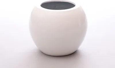 Produktbild von Elegant Einrichten Pflanzkübel Fiberglas Ball hochglanz weiß, D40xH32cm, wasser- & frostsicher, UV-beständig, für Innen- & Außenbereich, innen Epoxidharz beschichtet
