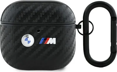 Produktbild von BMW Carbon Doppel Metall Logo - Etui AirPods 4 (czarny)