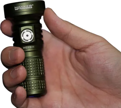 Produktbild von Manker MC13 II SFT40 1800 Lumen mit 18350 Akku und erweiterbar für 18650 - army green