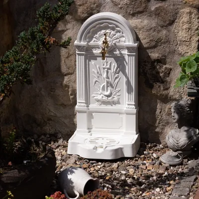 Produktbild von Gartenbrunnen mit Schlangenmotiv, Zapfstelle, Brunnen, Standbrunnen weiß