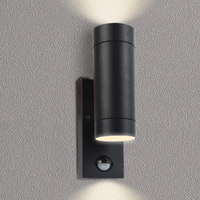 Wandleuchte außen mit PIR-Sensor, GU10, Auf-/Ablicht, IP65, 2x6W LED