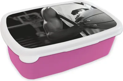 Produktbild von KitchenYeah® Lunchbox Brotzeit Brotdose 17x11 cm Schwarzer und weißer Basketballspieler mit einem Basketball Kinder Brotzeitdose - Lunchpaket - Brotkasten  - Sandwich Box