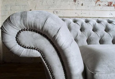 Produktbild von XXL Sofa 4 Sitzer Couch Chesterfield Polster Sitz Garnitur Leder Textil Hellgrau