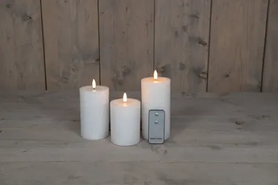 Produktbild von Anna's Collection LED-Stumpfkerzen mit Fernbedienung - 3x - weis