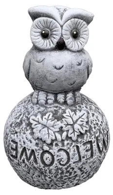 Produktbild von Steinfigur Eule auf Kugel mit Willkommensschriftzug für den Garten