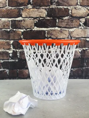 Produktbild von Winkee - Basketball Papierkorb | Basketball Korb Indoor Mülleimer | Originelle Basketball Deko für Kinderzimmer | Geschenk fürs Büro