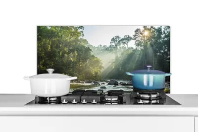 Obrázek produktu pro KitchenYeah® Splashback kitchen - Kuchyňský splashback - Ochrana stěny sporáku a dřezu - Slunce svítí na řeku v malajském lese 80x40 - Alu-Dibond (alternativa ke skleněným splashbackům)