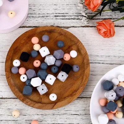 Image de Kit de 75 perles en silicone colorées pour la fabrication de bijoux