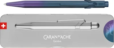 A pen and its packaging are shown against a light gray background.