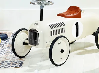 Zdjęcie produktu dla Vilac Metal Car Biały - Kremowy - Klasyczny i wytrzymały samochód dla dzieci
