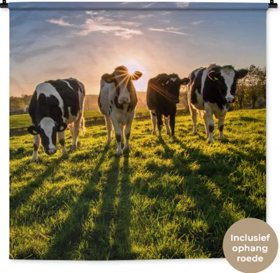 Produktbild von MuchoWow® Wandteppich Wandbehang Kühe - Sonne - Gras - Tiere - Bauernhof 150x150 cm Tapisserie Dekoration Wandtuch - Wohnaccessoires - Modernes