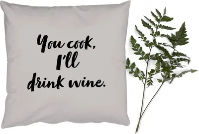 Produktbild von MuchoWow® Zierkissen Sofakissen Wohnzimmer Dekokissen 50x50 cm Kochen - Wein - Du kochst, ich trinke Wein - Sprichwörter - Zitate - Komfort - Sofakissen