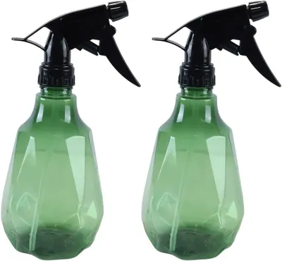 Produktbild von 2 wiederverwendbare Wassersprühflaschen mit 500 ml, Kunststoff-Zerstäuber für Haarpflege, Pflanzenpflege und Reinigung, Grün