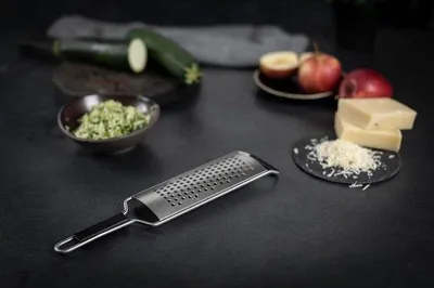 Immagine prodotto di Grattugia multiuso di medie dimensioni per la cucina