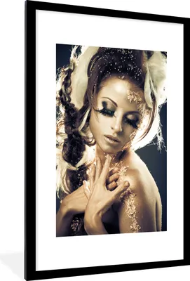 Produktbild von MuchoWow® MuchoWow® Gerahmtes Poster Frau - Gold - Haar 60x90 cm - Poster mit zchwarzem Bilderrahmen - Dekoration - Wandposter Wohnzimmer - Hochwertig