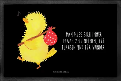 Produktbild von Mr. & Mrs. Panda bodenmatte Küken Wander 40 x 60 cm - Schwarz - Geschenk, Ostergrüße, Ostern, fußmatte, Frohe, Reisen, Liebe Grüße, Schmutzfänger, Gummi-Fußmatte, Zeit