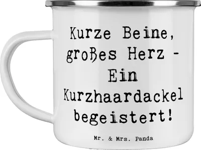 Produktbild von Mr. & Mrs. Panda Haferl Spruch Kurzhaardackel Herz - Weiß - Geschenk, Dackelbegeisterung, Dackelliebe, Dackel Eigenschaften, Hunderasse, Pott, Hunderassen Beschreibung