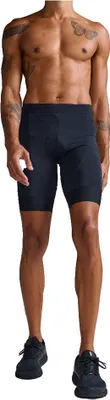 Produktbild von 2xu Aero 9´´ Trishort Schwarz L Mann Schwarz L