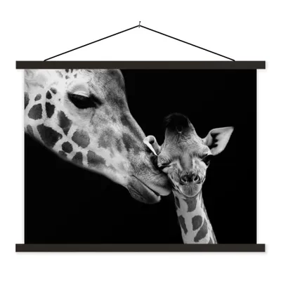 Produktbild von MuchoWow® Textilposter Tiere - Schwarz - Weiß - Giraffe - Porträt 40x30 cm mit schwarzem Rahmen - Dekorationen