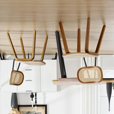 Image de Chaises de salle à manger – Sans accoudoirs – Pieds en bois – Dos en osier – Assise en similicuir – Lot de 2