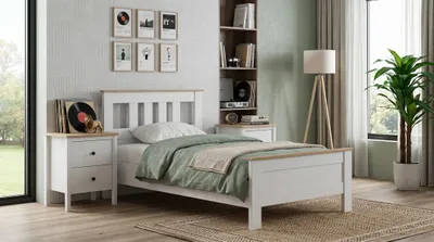 Image de Chambre de jeune en blanc, lit, tables de chevet, design moderne, chambre minimaliste, pour adolescents