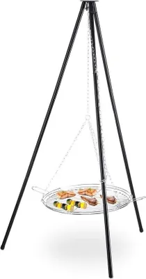 Obrázok produktu pre Trojnohý gril s roštom a reťazami – výškovo nastaviteľný – V x H: 151 x 100 cm – čierno-strieborný gril