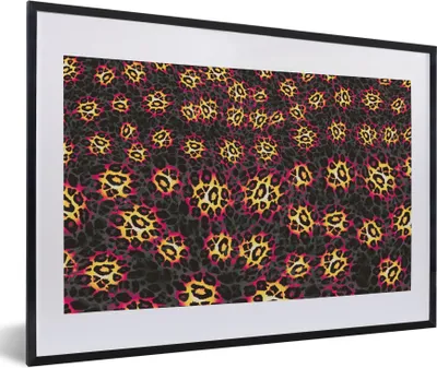 Produktbild von MuchoWow® Gerahmtes Poster Pantherdruck - Design - Gelb - Rosa 60x40 cm - Poster mit Schwarzem Bilderrahmen Wandposter Rahmen Foto Bilder - Schlafzimmer - Plakat in Rahmen - Drucken