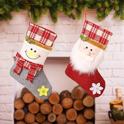 Obrázok produktu pre Uniqoos® Sada (2 kusy) vianočných vrecúšok s motívom Santa Clausa a snehuliaka, textilná dekorácia na naplnenie, cca 32 x 25 cm, s pútkom na zavesenie na krb a vianočný stromček
