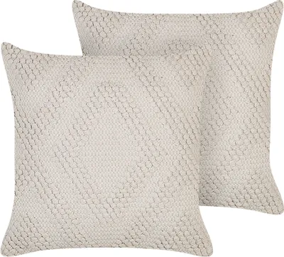 Produktbild von BELIANI Dekokissen 2er Set Weiß Baumwolle 45 x 45 cm Bezug mit Füllung Reißverschluss Strukturiert Geometrisches Muster Boho Modern Wohnzimmer Deko