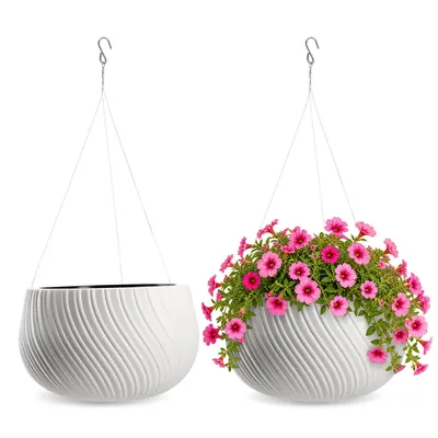 Produktbild von KADAX Hängetopf, Blumenampel mit Kette und Haken, Hängepflanztopf für Rankblumen, Übertopf mit Einsatz, Pflanzen Schutz für Innen- und Außenbereich (? 32 cm, Weiß), KI-generiertes Bild