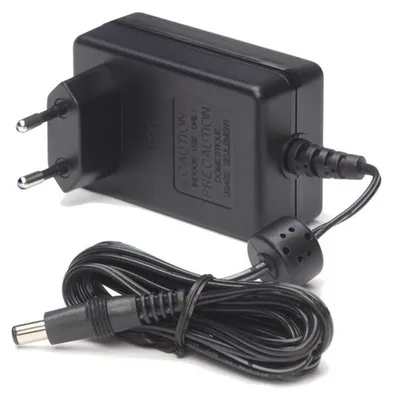 Produktbild von Brother AD24ESEU, Etikettendrucker, Drinnen, 9 V, 1,6 A, 60, 65, 80, 90, 1000, 1005F, 1005FB, 1010, 1090, 1250, 1260VP, 1280/DT/CB/VP, 1290/DT, 1230PC,..., Schwarz