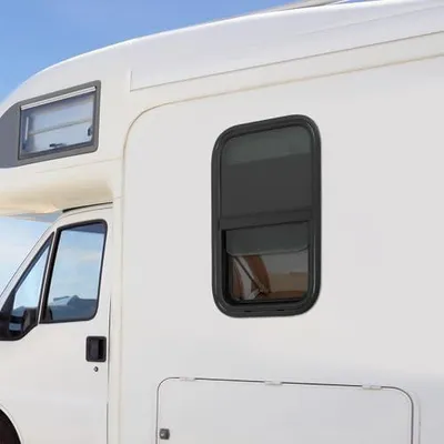 Produktbild von Wohnmobilfenster aus gehärtetem Glas 38x61 cm, vertikales Schiebefenster für Wohnmobile, wasserdicht und UV-beständig