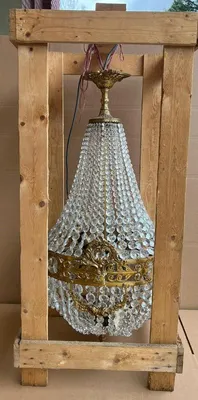Produktbild von Casa Padrino Barock Kristall Kronleuchter Messing Ø 45 x H. 95 cm - Runder Barockstil Kronleuchter - Barock Wohnzimmer Kronleuchter - Edel & Prunkvoll