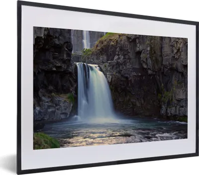 Produktbild von MuchoWow® Gerahmtes Poster Wasserfall - Wasser - Felsen 40x30 cm - Poster mit Schwarzem Bilderrahmen Wandposter Rahmen Foto Bilder - Bilderrahmen - Poster im Rahmen