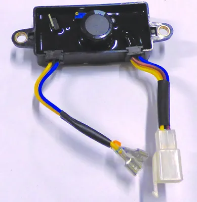 Obrázok produktu pre Regulátor napätia pre AVR 2-3kW 330uF 250V PROSTOKĄTNY