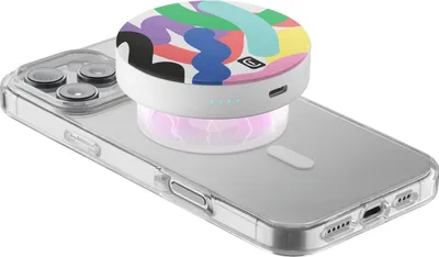 Immagine prodotto di Cellularline Mag Vibe 3000 MAG VIBE è il power bank MagSafe da 3000 mAh con design compatto e rotondo con grafiche colorate. Si aggancia magneticamente all’iPhone per una ricarica wireless da 5W. Perfetto per chi cerca stile e praticità in movimento.