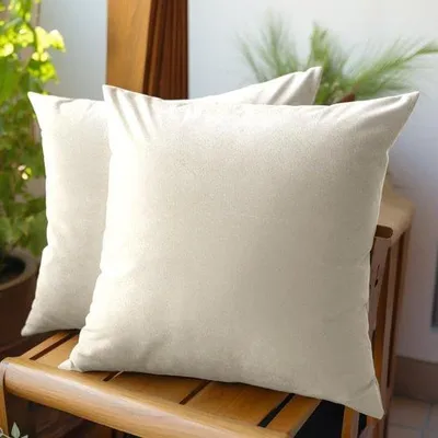 Imagen del producto de Juego de 2 fundas de cojín de terciopelo premium Ibbenzoa®, 45 x 45 cm, color crema, suaves y lavables, ideales para sofás y dormitorios