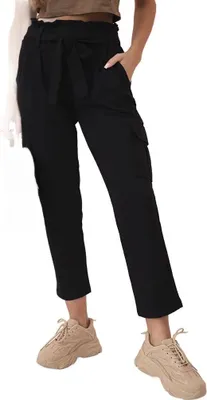 Produktbild von Schwarze Damen-Cargohose mit Bindegürtel und Taschen