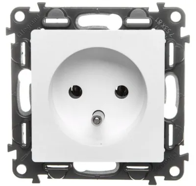 Immagine prodotto di Presa di corrente Legrand Vaelna 2P+Z bianco (753181)