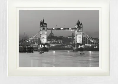 Produktbild von London Gerahmtes Bild Mit Edlem Passepartout | Wand-Bilder | Im Bilderrahmen - Tower Bridge Bei Nacht S/W (30 x 40 cm)